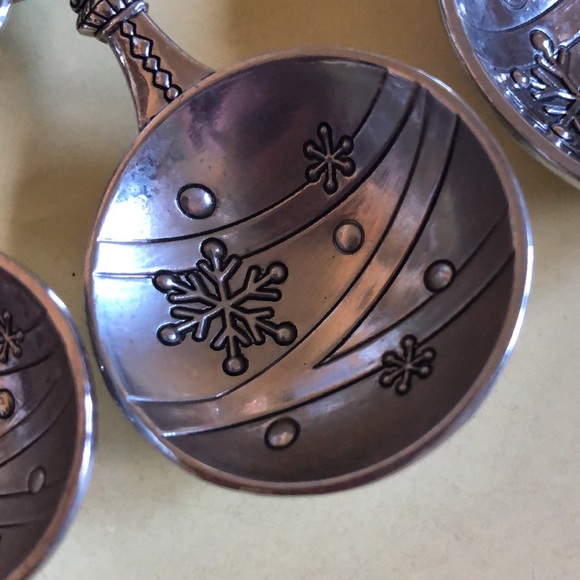 Vintage Christmas Measuring spoons baking cooking Holiday Decor great condition - Picture 4 of 9